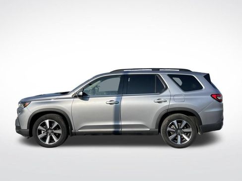 Used 2025 Honda Pilot Touring image 2