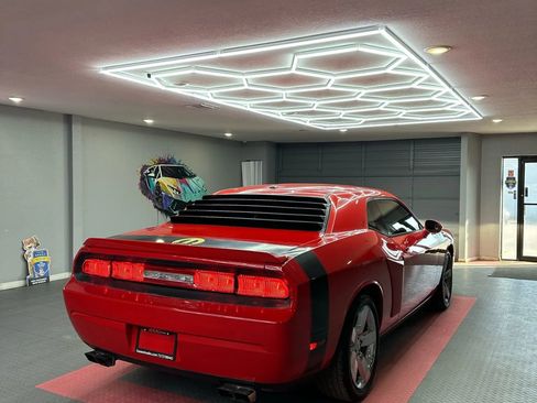 Used 2010 Dodge Challenger R/T image 6