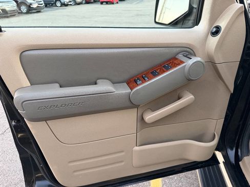 Used 2007 Ford Explorer Eddie Bauer image 10