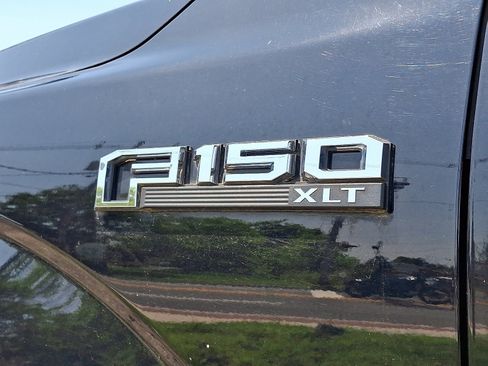 Used 2016 Ford F150 XLT w/ Equipment Group 302A Luxury AWD/4WD image 4
