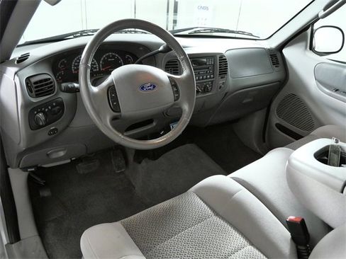 Used 2003 Ford F150 XLT image 4