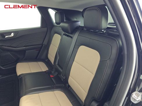 Certified 2022 Ford Escape Titanium w/ Titanium Elite Package image 33