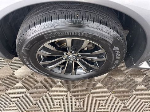 Used 2017 Nissan Armada Platinum w/ Interior Lighting Package image 31