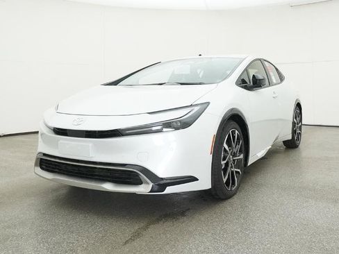 New 2025 Toyota Prius Plug-In Hybrid image 4