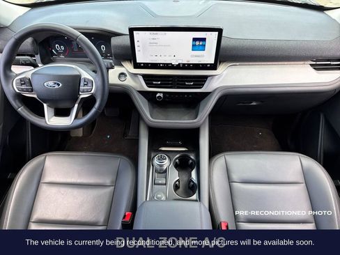 Used 2025 Ford Explorer Active w/ Active Comfort Package RWD image 16