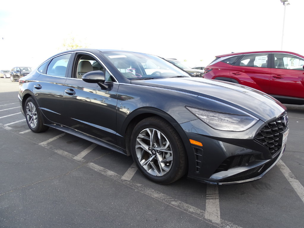 Used 2023 Hyundai Sonata SEL FWD image 3