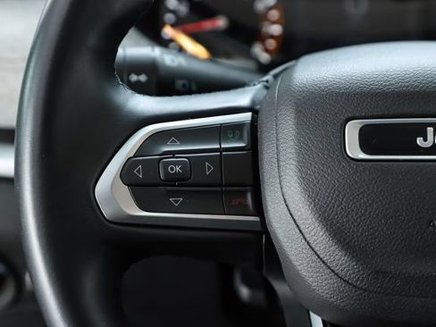 Used 2022 Jeep Compass Latitude AWD/4WD image 25
