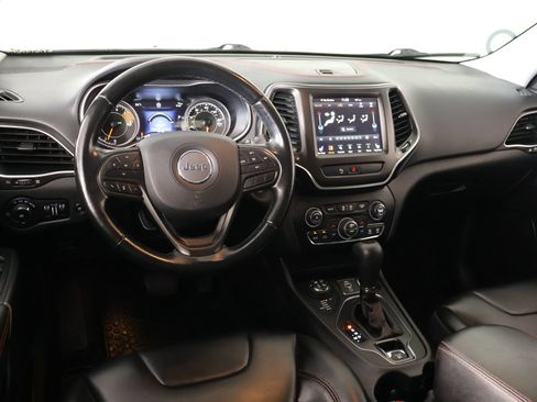 Used 2020 Jeep Cherokee Trailhawk w/ Comfort/Convenience Group AWD/4WD image 2