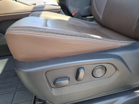 Used 2024 Chevrolet Tahoe High Country image 30