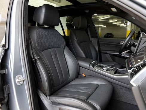 Used 2025 BMW X5 M60i AWD/4WD image 36