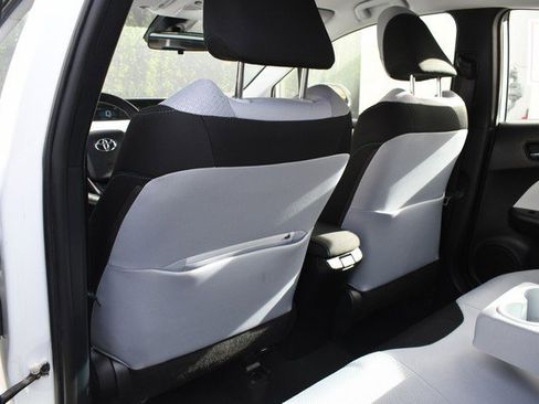 Certified 2021 Toyota Prius LE w/ Carpet Mat Package (TMS) image 21