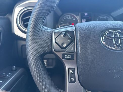 Used 2021 Toyota Tacoma Limited image 14