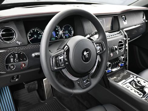 Certified 2024 Rolls-Royce Cullinan Black Badge AWD/4WD image 17