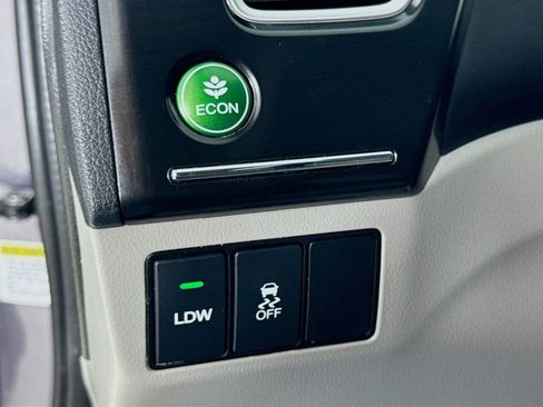 Used 2014 Honda Civic Hybrid Sedan image 11