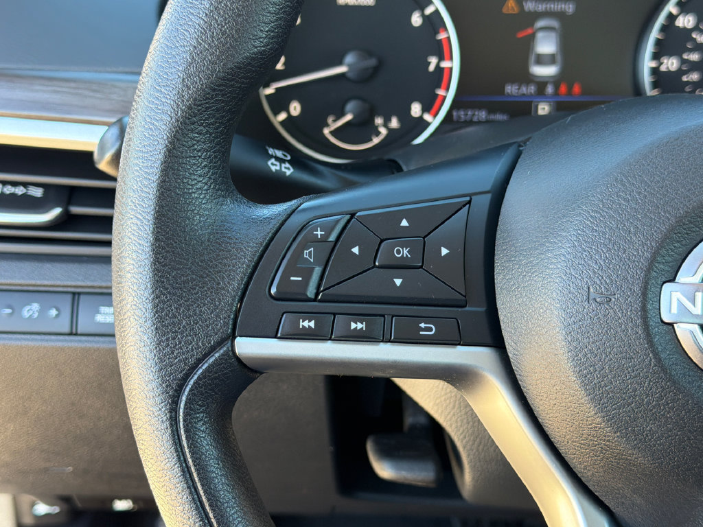Used 2024 Nissan Altima 2.5 SV FWD image 23