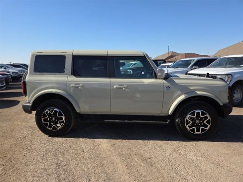 New 2025 Ford Bronco Outer Banks image 5