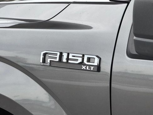 Used 2017 Ford F150 XLT w/ Trailer Tow Package RWD image 5