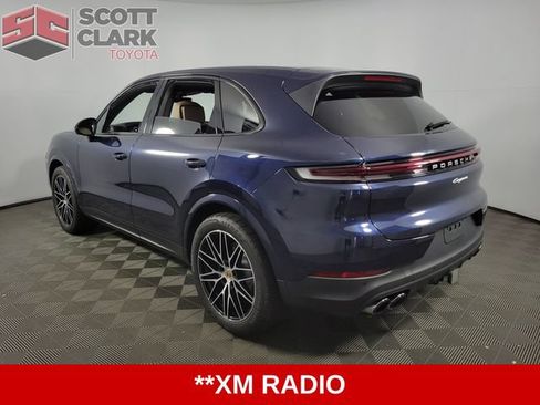Used 2025 Porsche Cayenne AWD/4WD image 5