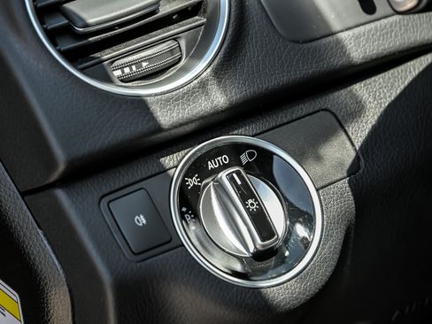 Used 2013 Mercedes-Benz C 300 4MATIC Sedan image 26