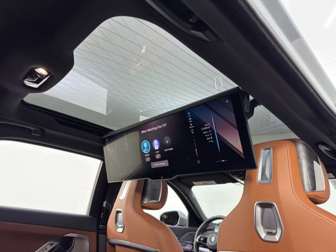 Used 2024 BMW i7 xDrive60 w/ Premium Package image 43