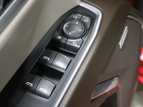 Used 2024 Chevrolet Silverado 1500 LTZ RWD image 7