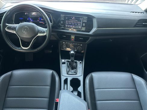 Certified 2024 Volkswagen Jetta SE w/ Panoramic Sunroof Package image 13