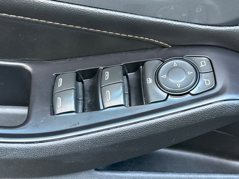 Used 2018 Chevrolet Traverse LT AWD/4WD image 12