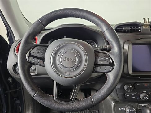 Used 2022 Jeep Renegade Trailhawk w/ Trailer Tow Group image 10