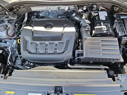 Used 2024 Volkswagen Tiguan SE R-Line image 15