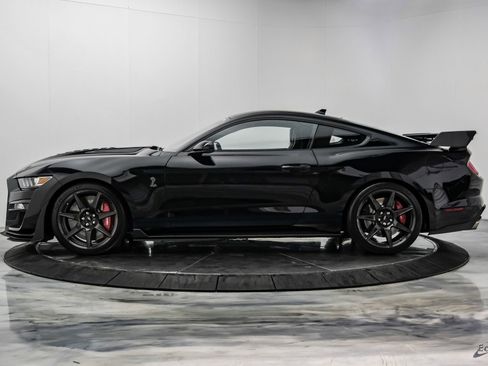 Used 2021 Ford Mustang Shelby GT500 w/ Carbon Fiber Track Pack RWD image 7