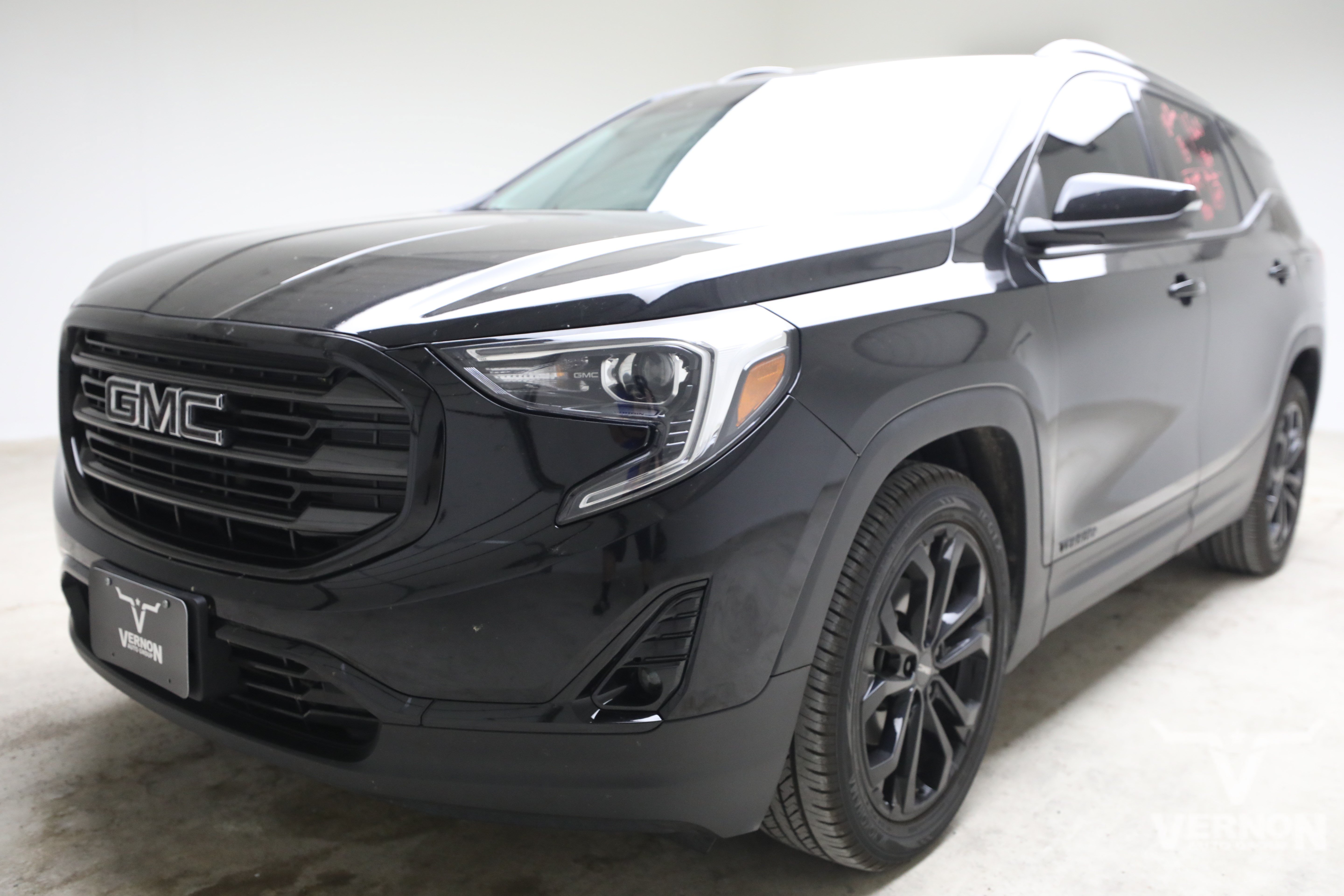 Used 2021 GMC Terrain SLT w/ Infotainment Package II FWD image 1