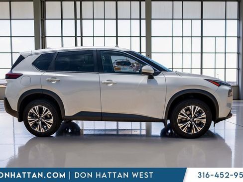 Used 2023 Nissan Rogue SV FWD image 32