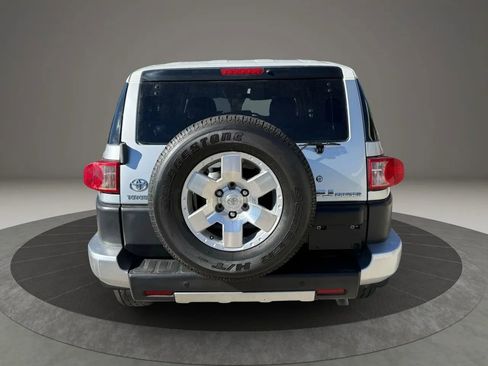 Used 2007 Toyota FJ Cruiser 2WD image 4