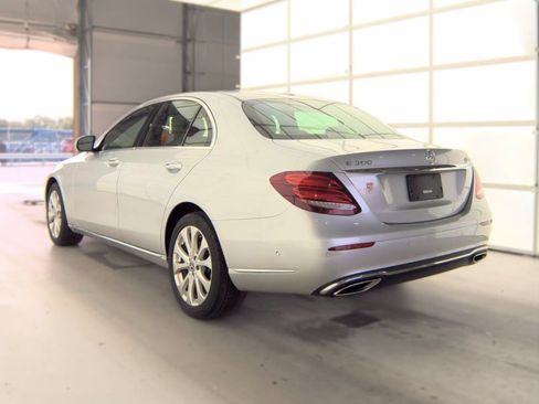 Used 2019 Mercedes-Benz E 300 4MATIC w/ Premium 1 Package image 6