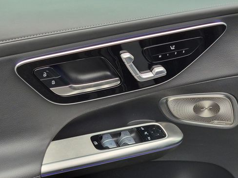 Certified 2025 Mercedes-Benz GLC 300 4MATIC image 15