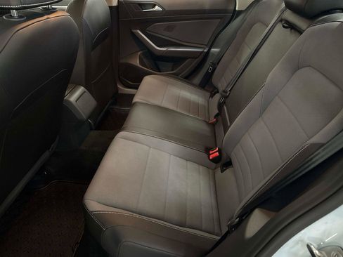 Used 2025 Volkswagen Jetta SE image 13