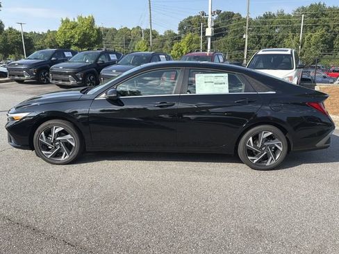 New 2026 Hyundai Elantra Limited FWD image 4
