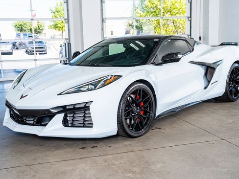 Used 2023 Chevrolet Corvette Z06 w/ Stealth Interior Trim Package image 11