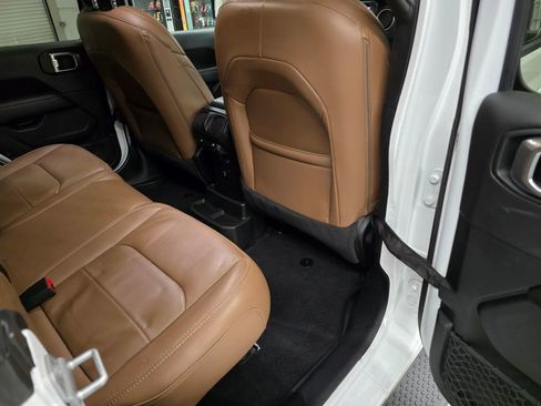 Certified 2020 Jeep Wrangler Unlimited Sahara image 34