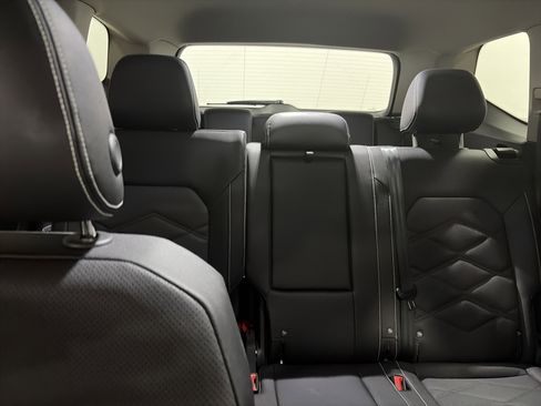 Certified 2025 Volkswagen Atlas SE AWD/4WD image 32