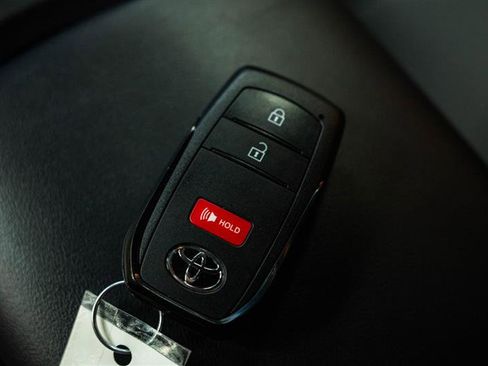 Used 2024 Toyota Prius LE image 20