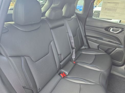 New 2026 Jeep Compass Latitude image 11