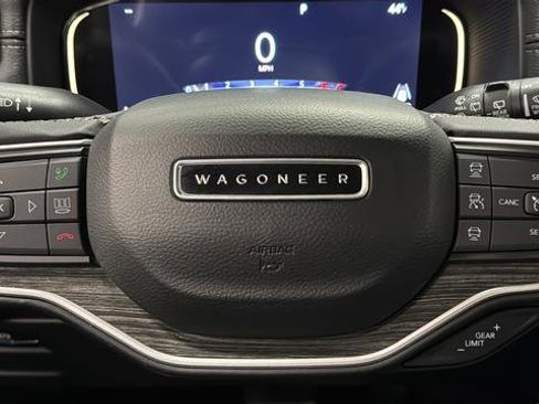 Used 2022 Jeep Wagoneer Series II image 15