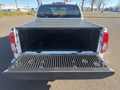 Used 2013 Nissan Frontier SV image 20