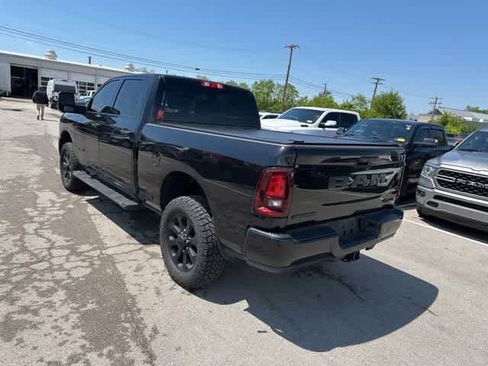 Used 2025 RAM 3500 Big Horn AWD/4WD image 17