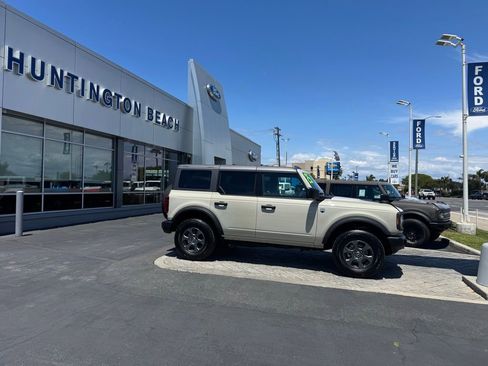 Used 2025 Ford Bronco Big Bend AWD/4WD image 3