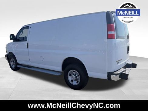 Used 2024 Chevrolet Express 2500 w/ Driver Convenience Package RWD image 6