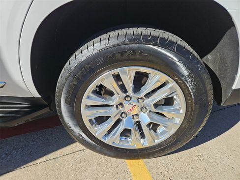 Used 2025 GMC Yukon Denali image 27