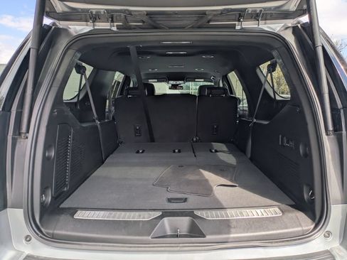 Used 2024 Chevrolet Suburban Premier AWD/4WD image 20