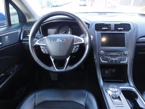 Used 2018 Ford Fusion SE w/ Equipment Group 201A image 27